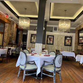 Bistro Off Broad - Dining hall at the Bistro Off Broad - French Near Me - Winder, Georgia