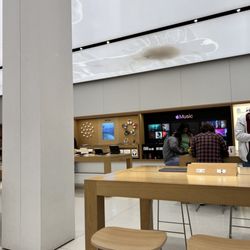 Apple Park Meadows - Inside