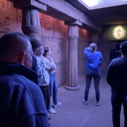 5 Wits - Buffalo - The talking head giving us instructions