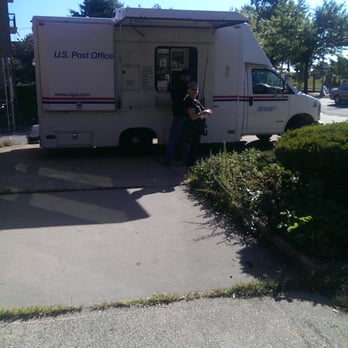 United States Post Office - Truck outside of post office - Post Offices Near Me - New York, New York United States Post Office - Truck outside of post office - Post Offices Near Me - New York, New York
