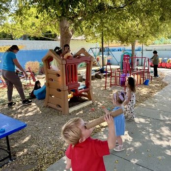 Kirk School - What do you see? What can you hear? Let's explore the world around us. - Preschools Near Me - Los Angeles, California