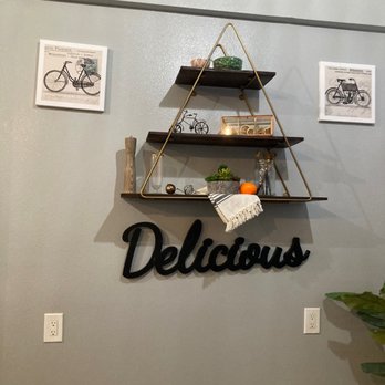 Freddy's Hawaiian Plates - a hanging shelf with a delicious sign - Hawaiian Near Me - Redlands, California