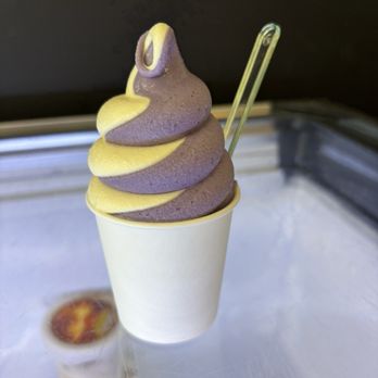 1-900-Ice Cream - Blueberry lemon swirl - Ice Cream & Frozen Yogurt Near Me - Philadelphia, Pennsylvania