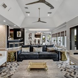 7 Palms Estate - Living Area