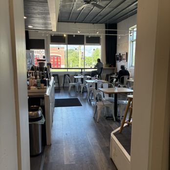 Showtime Studio and Coffee - June 2026 - Coffee & Tea Near Me - Roseville, Minnesota Showtime Studio and Coffee - June 2026 - Coffee & Tea Near Me - Roseville, Minnesota