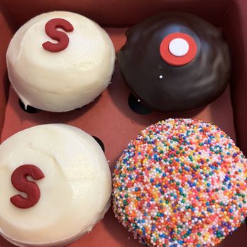 Sprinkles Newport Beach - Those candies will break your teeth. - Bakeries Near Me - Newport Beach, California Sprinkles Newport Beach - Those candies will break your teeth. - Bakeries Near Me - Newport Beach, California