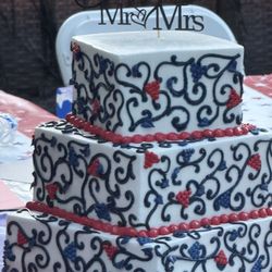 River City Sweet Shop & Cameo Cakes Bakery - Wedding cake