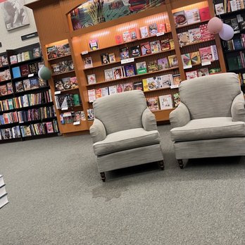 Barnes & Noble - Bookstores Near Me - Plainfield, Indiana