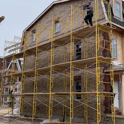 CAH Construction - installation of scaffolding for siding job