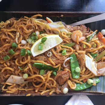 Lahi - Miki/mike bihon. So good - Filipino Near Me - Elmhurst, New York