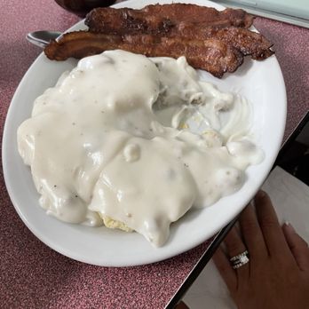 Nashville Biscuit House - Full order of biscuits and gravy - Southern Near Me - Nashville, Tennessee Nashville Biscuit House - Full order of biscuits and gravy - Southern Near Me - Nashville, Tennessee
