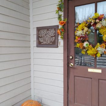 St James Parish Welcome Center - a wreath on the front door - Farmers Market Near Me - Gramercy, Louisiana St James Parish Welcome Center - a wreath on the front door - Farmers Market Near Me - Gramercy, Louisiana