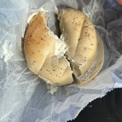 Lil Pickles Hot Bagels & Deli - What is supposed to be an Everything Bagel