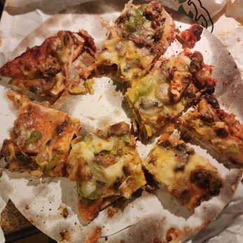 Fox's Restaurant & Pub - Pizza - Pizza Near Me - Oak Lawn, Illinois