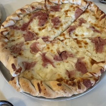Marinades Pizza Bistro - Pizza Near Me - Rockford, Michigan Marinades Pizza Bistro - Pizza Near Me - Rockford, Michigan