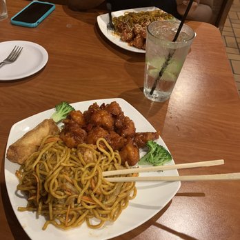Blossom Kitchen - General Tso's chicken and shrimp lo mein - Chinese Near Me - Tallahassee, Florida