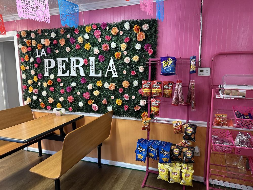La Perla Tapatia Taqueria & Paleteria