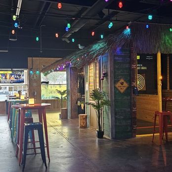 Bananas Axe Cabana - Axe Throwing Near Me - Orlando, Florida