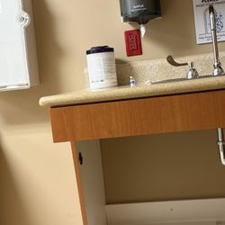 Canyon Vista Medical Center - Vial left out by previous nurse or Dr