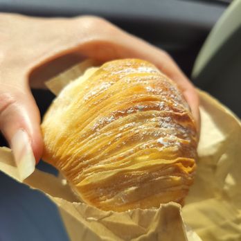 Vesuvio - Sfogliatelle - Italian Near Me - Pompei, NA Vesuvio - Sfogliatelle - Italian Near Me - Pompei, NA