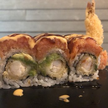 Akino - Volcano Roll - shrimp tempura, avocado topped with tuna, eel and spicy mayo - Sushi Bars Near Me - Elmhurst, New York Akino - Volcano Roll - shrimp tempura, avocado topped with tuna, eel and spicy mayo - Sushi Bars Near Me - Elmhurst, New York