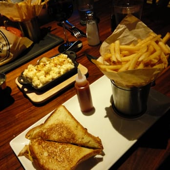 Del Frisco's Grille - Wagyu beef patty melt with fries and truffle mac n cheese was all great - New American Near Me - Hoboken, New Jersey Del Frisco's Grille - Wagyu beef patty melt with fries and truffle mac n cheese was all great - New American Near Me - Hoboken, New Jersey