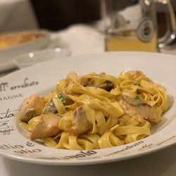 Ristorante Don Camillo - Lachs Nudeln