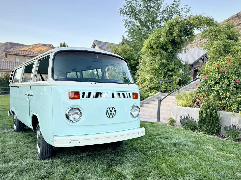 PRETTY HIPPIE PHOTO BUS Request a Quote Toquerville, Utah Photo