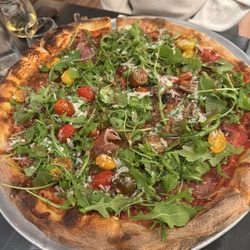 Enzina Bakery - Prosciutto pizza