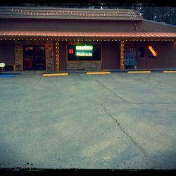 Ski Ruidoso Ski Shop - Plenty of parking