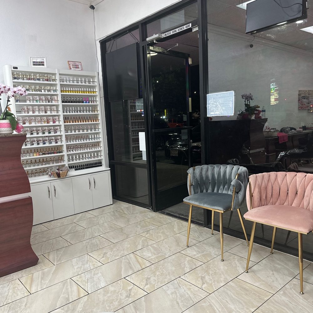 Beautiful nail salon come check it out!!! Beautiful nail salon come check it out!!!