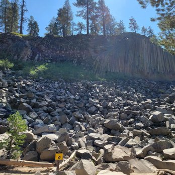 Devil's Postpile National Monument - Devil's Postpile - Landmarks & Historical Buildings Near Me - Mammoth Lakes, California