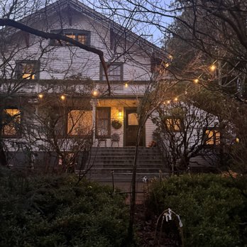 McMenamins - Edgefield - Hotels Near Me - Troutdale, Oregon