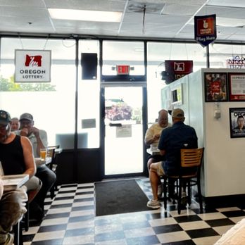Debbie Sue's Cafe - Tiny little place with an old fashioned Diner vibe. - American Near Me - Prineville, Oregon Debbie Sue's Cafe - Tiny little place with an old fashioned Diner vibe. - American Near Me - Prineville, Oregon