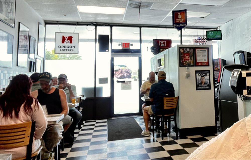 Debbie Sue's Cafe Logo