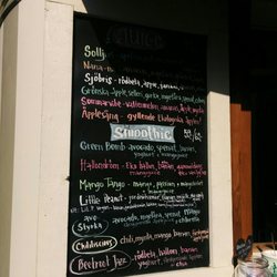 Juice & Yoga - Juice och smoothies på menyn (kaffe och lite annat finns också)