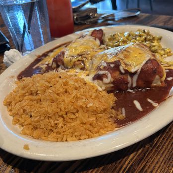 La Ristra New Mexican Kitchen - Sopapilla w/ beef, rice. Strawberry margarita - Mexican Near Me - Chandler, Arizona La Ristra New Mexican Kitchen - Sopapilla w/ beef, rice. Strawberry margarita - Mexican Near Me - Chandler, Arizona