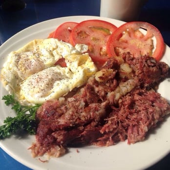 Boatyard Pub - Corned beef hash and eggs sub rooms toes for the bread - Bars Near Me - Ventura, California