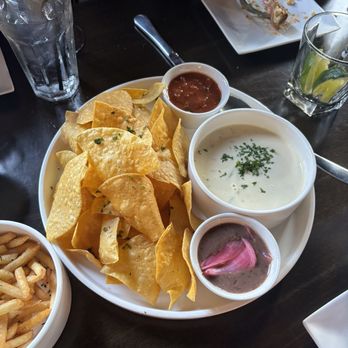 Thomas Avenue Beverage - Queso, Salsa, Black Bean Dip - Cocktail Bars Near Me - Dallas, Texas Thomas Avenue Beverage - Queso, Salsa, Black Bean Dip - Cocktail Bars Near Me - Dallas, Texas