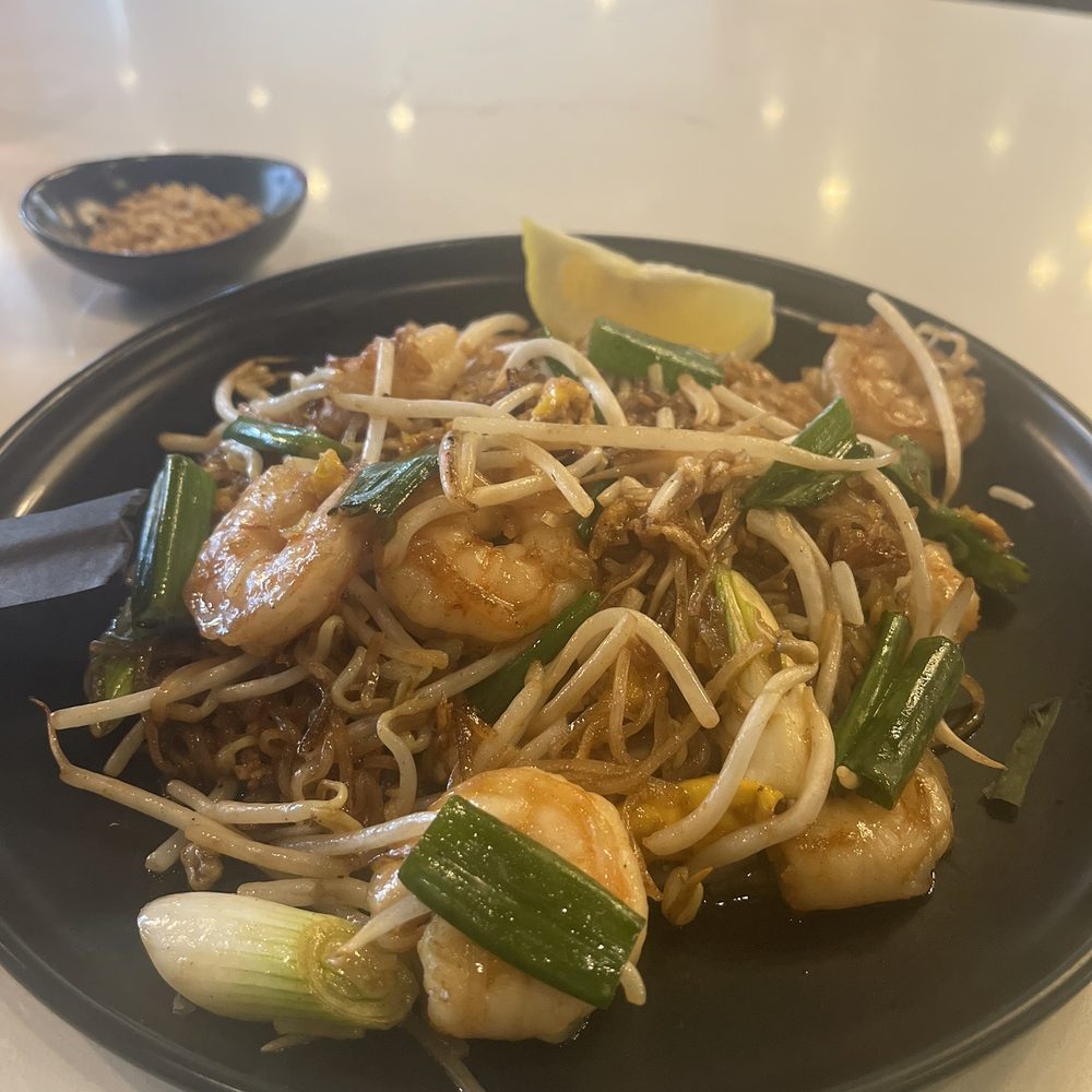 Linjee Thai - Shrimp Pad Thai - Thai Near Me - Alexandria, Virginia Linjee Thai - Shrimp Pad Thai - Thai Near Me - Alexandria, Virginia