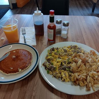 Aqua Fresh Seafoods - The scramble has ground beef, mushrooms, onion, bell pepper and cheese - Seafood Markets Near Me - Oakland, California Aqua Fresh Seafoods - The scramble has ground beef, mushrooms, onion, bell pepper and cheese - Seafood Markets Near Me - Oakland, California