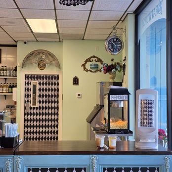 Mad Hatter Cafe & Confections - Desserts Near Me - Warner Robins, Georgia