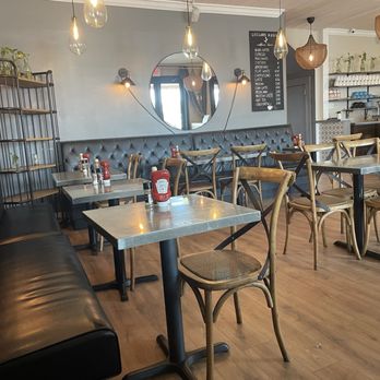 Leeland House - Inside - Breakfast & Brunch Near Me - Houston, Texas