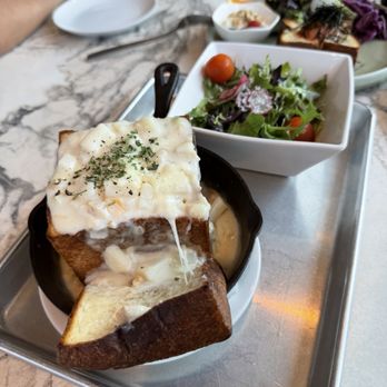 Bread, Espresso & - clam chowder toast - Cafes Near Me - Redondo Beach, California