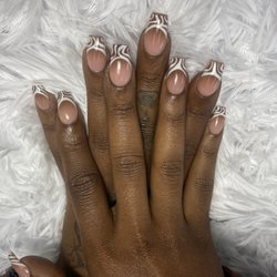 Famous Nails