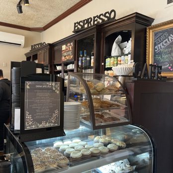 RJ Cafe & Bistro - Main cafe - Sandwiches Near Me - Madison, Connecticut