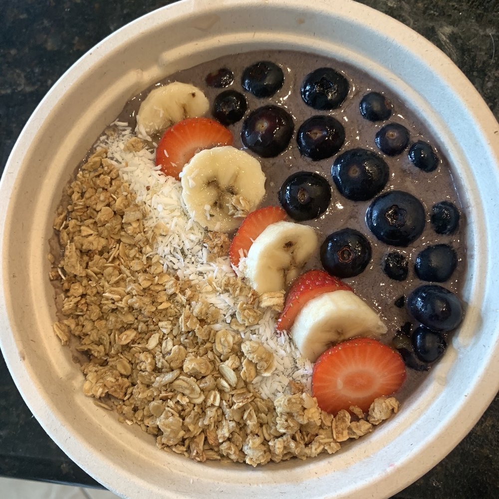 Açaí Berry Bowl Half a strawberry & 4 whopping slices of a banana! Açaí Berry Bowl Half a strawberry & 4 whopping slices of a banana!