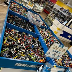 Bricks & Minifigs - Tons of bricks!