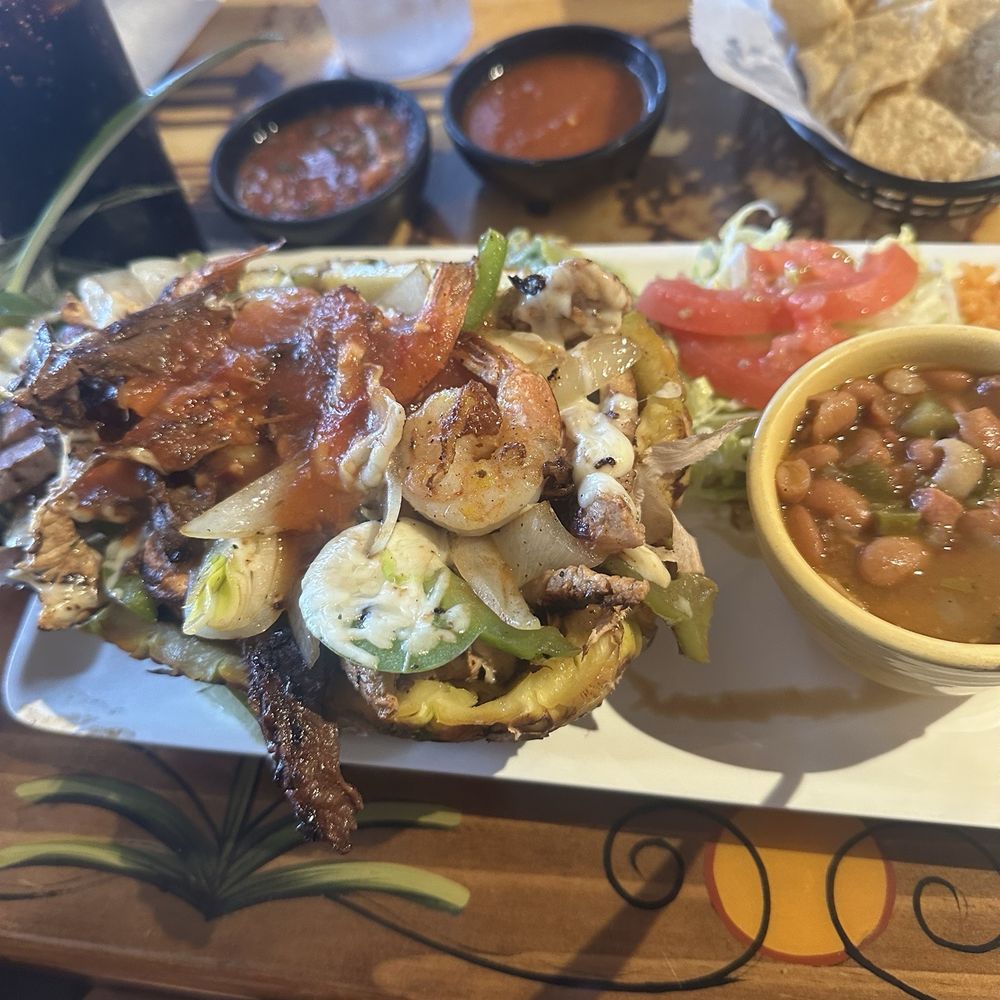 Mi Pueblo Restaurant - Mi pueblo pina delight y charro beans - Mexican Near Me - Belton, Texas