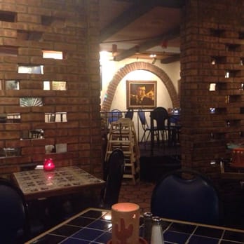 El Nibble Nook - Dinner area - Mexican Near Me - Livonia, Michigan